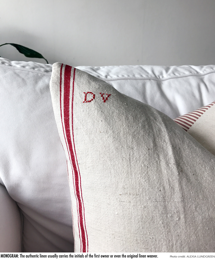 02_monogrammedpillows